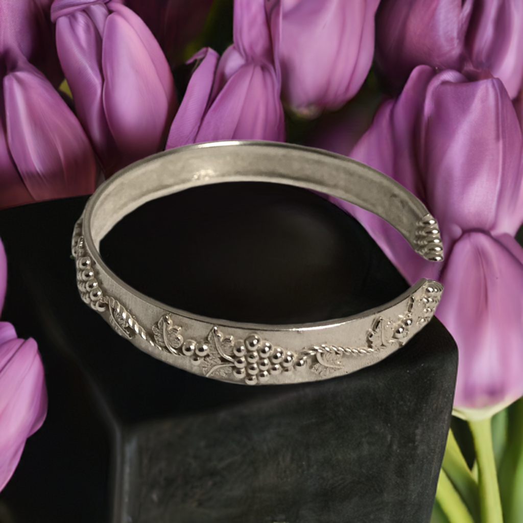 Silver Grapevine Bangle
