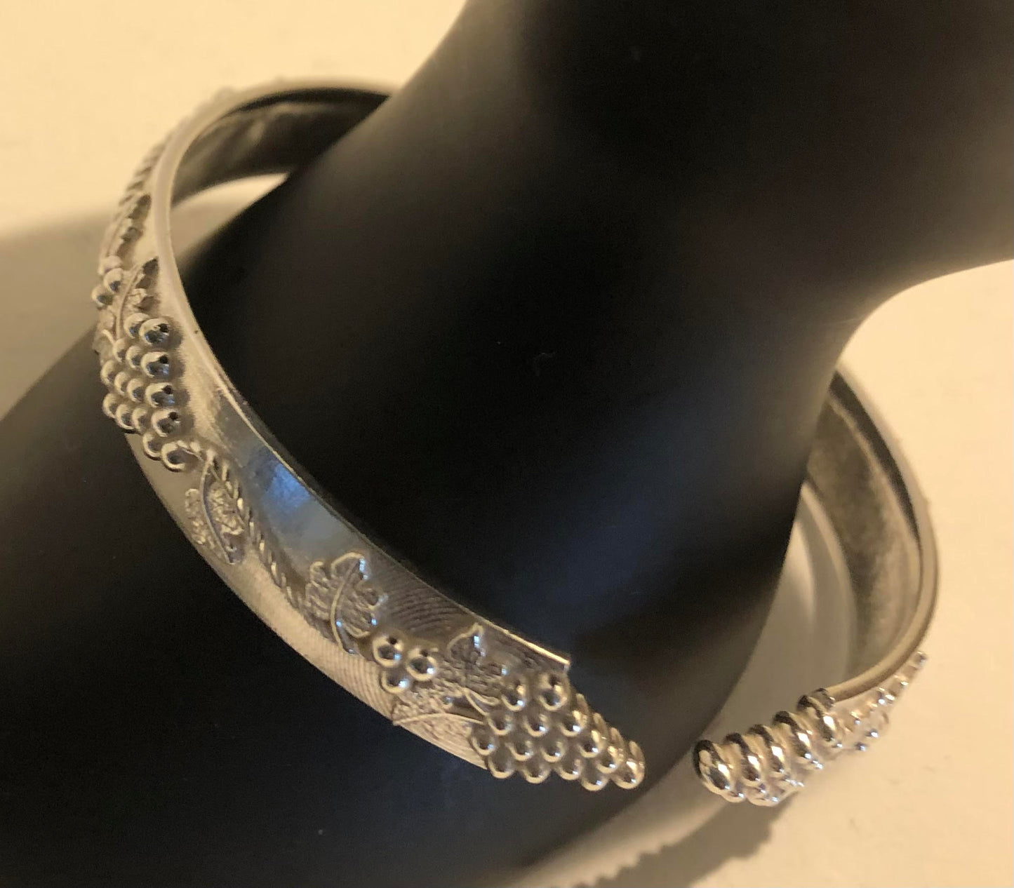 Silver Grapevine Bangle