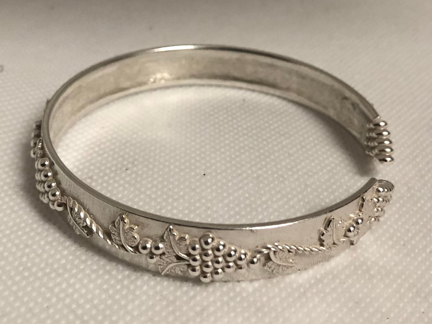 Silver Grapevine Bangle